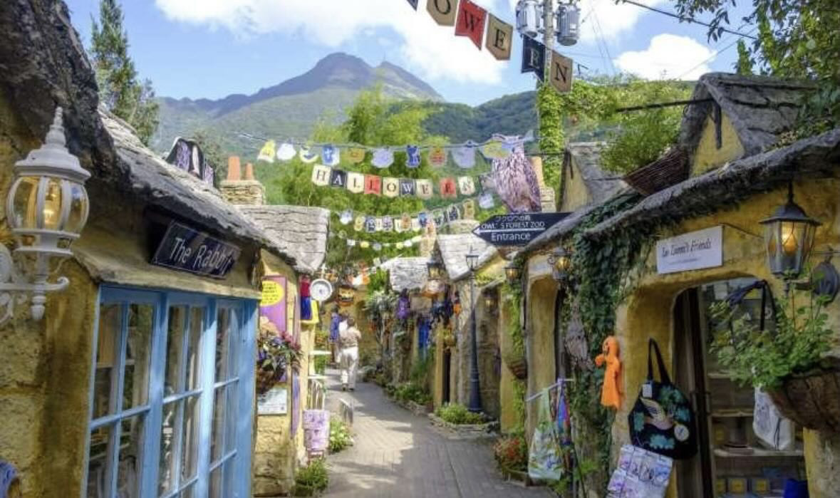 湯布院的湯之坪街道,小店一間接一間